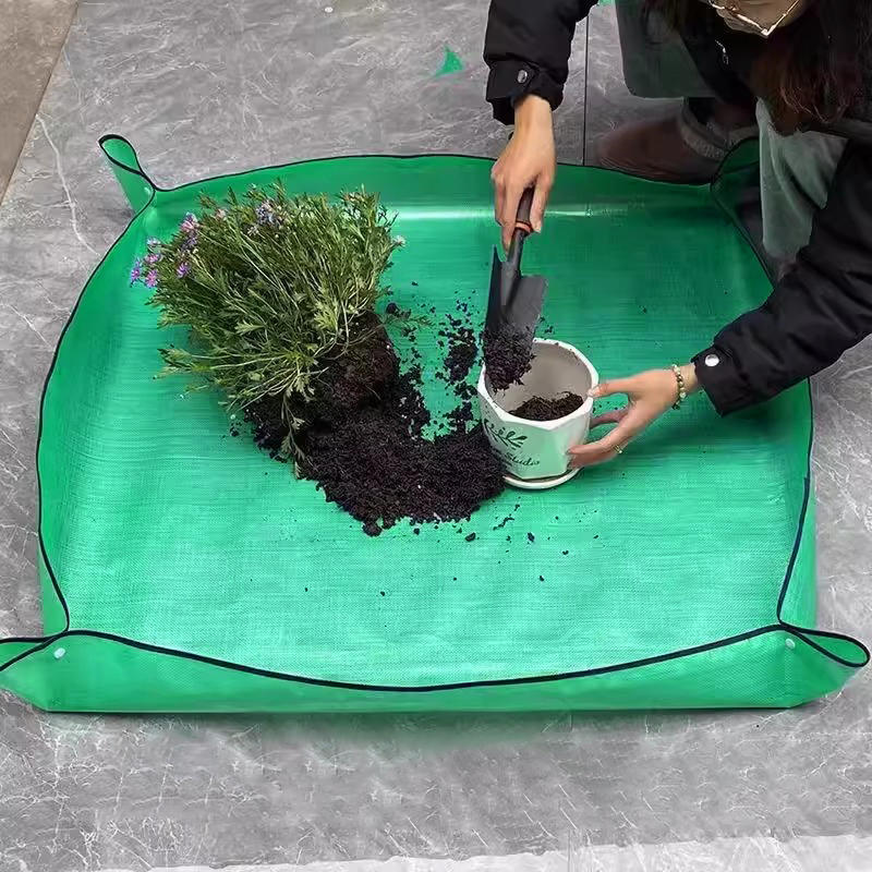 PE Garden Mat: Waterproof, Foldable, Anti-Dirt for Plants